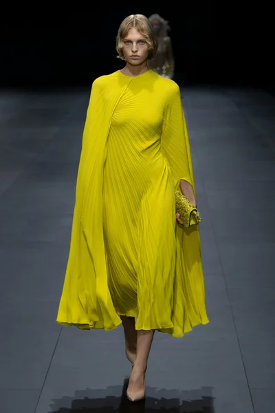 Look 74